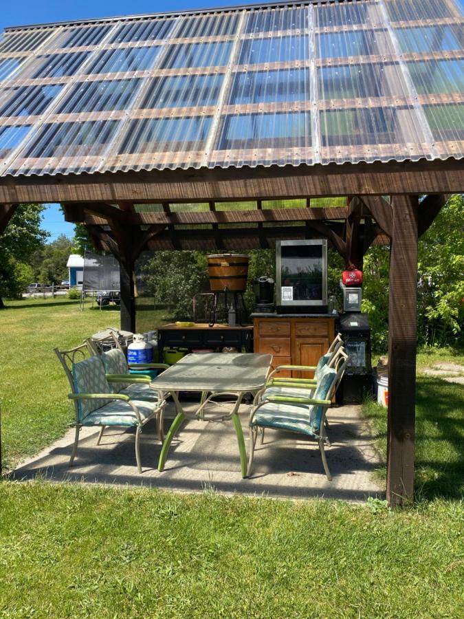 Dreamers Writing Farm, 3 Wooded Acres, Hepworth Sauble Beach Exterior photo